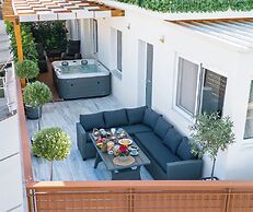 Acropolis Divine Apartments