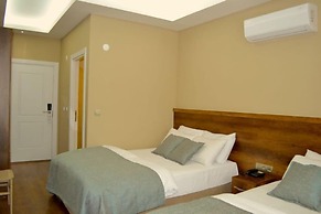 GRAND DELUXE HOTEL