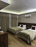 GRAND DELUXE HOTEL