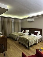 GRAND DELUXE HOTEL
