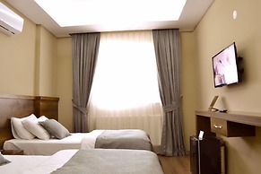 GRAND DELUXE HOTEL