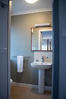Rosedale Hotel