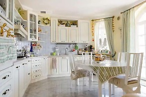 Alexander's Home