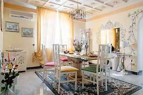 Alexander's Home