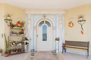 Alexander's Home