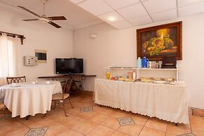 Hotel Puerta del Rey