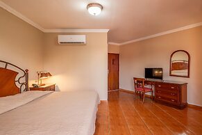 Hotel Puerta del Rey