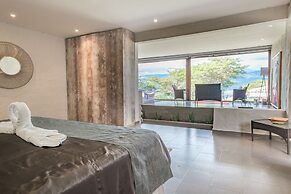 Tunas & Cabras Hotel