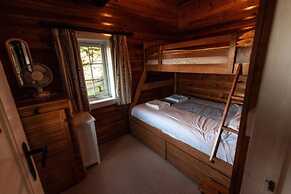 Two Bed Log Cabin in the Mountains