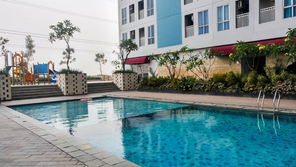 Comfortable Studio Apartment Grand Dhika City