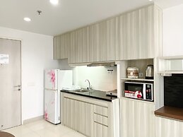 Cozy And Nice Studio At Azalea Suites Apartment