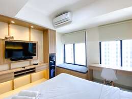 Homey And Warm Studio Room Pollux Chadstone Apartment