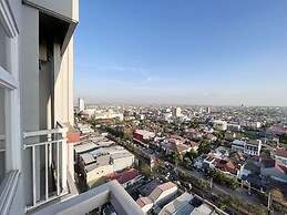 Restful And Simply Look Studio Vida View Makassar Apartment