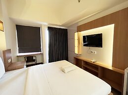 Restful And Simply Look Studio Vida View Makassar Apartment