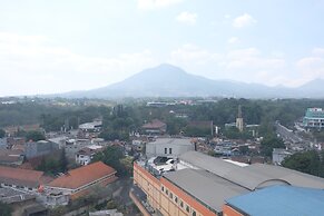 Best Studio Apartment At Pinewood Jatinangor