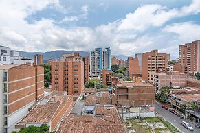 HOUSY Laureles