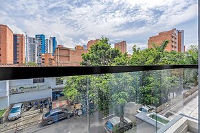 HOUSY Laureles