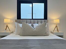 Phaedrus Living White Hills Suites City View