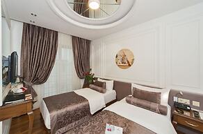 Darkmen Hotel