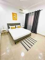 Room in Apartment - Large Bedroom With Small Work Area