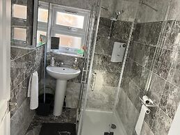 Remarkable 1-bed Outhouse Studio in Dagenham