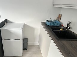 Remarkable 1-bed Outhouse Studio in Dagenham