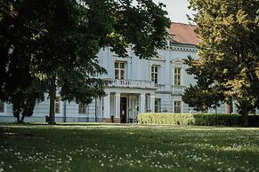 Hotel Kaštieľ Mojmírovce