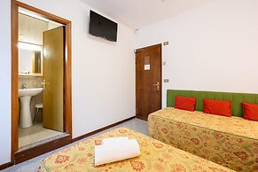 CAMELIA ROOMS VENICE GUESTHOUSE