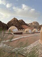 Luxury purple bubble tents