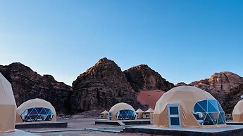 Luxury purple bubble tents