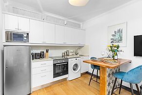 Clifton Studio 104