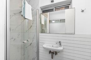 Clifton Studio 104