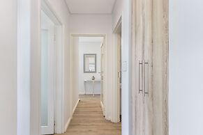 Portico 704
