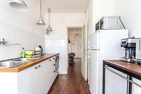 Comfortable apartment with great city and sea view