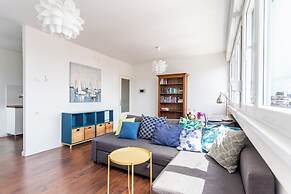 Comfortable apartment with great city and sea view