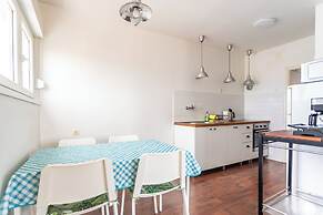 Comfortable apartment with great city and sea view