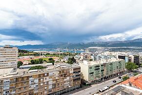 Comfortable apartment with great city and sea view