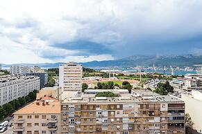 Comfortable apartment with great city and sea view