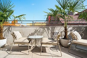 MIOSOTIS SUITES