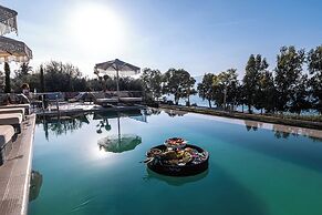Mazarine Hotel