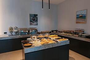Mazarine Hotel