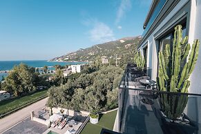 Mazarine Hotel