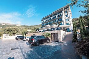 Mazarine Hotel