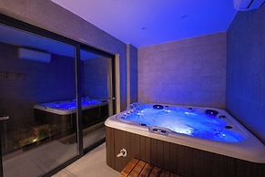 Mazarine Hotel