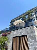 Mazarine Hotel