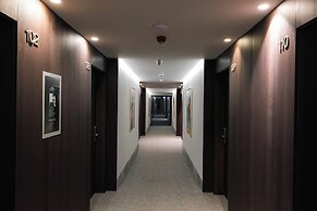 Mazarine Hotel