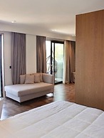 Mazarine Hotel