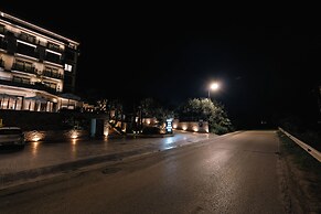 Mazarine Hotel