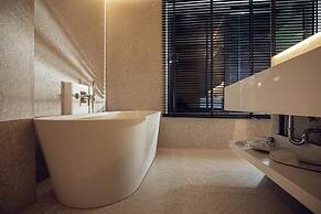 Mazarine Hotel