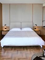 Mazarine Hotel